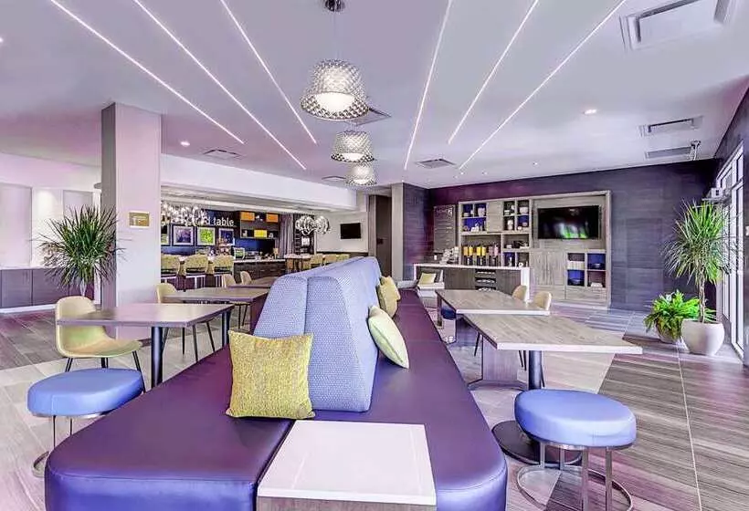 هتل Home2 Suites By Hilton Toronto Brampton