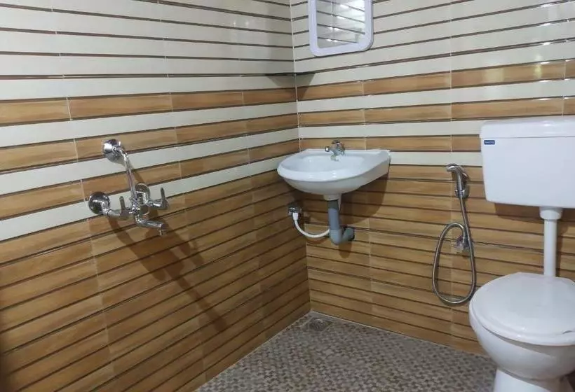 ホテル Oyo 30174 Highway Homea