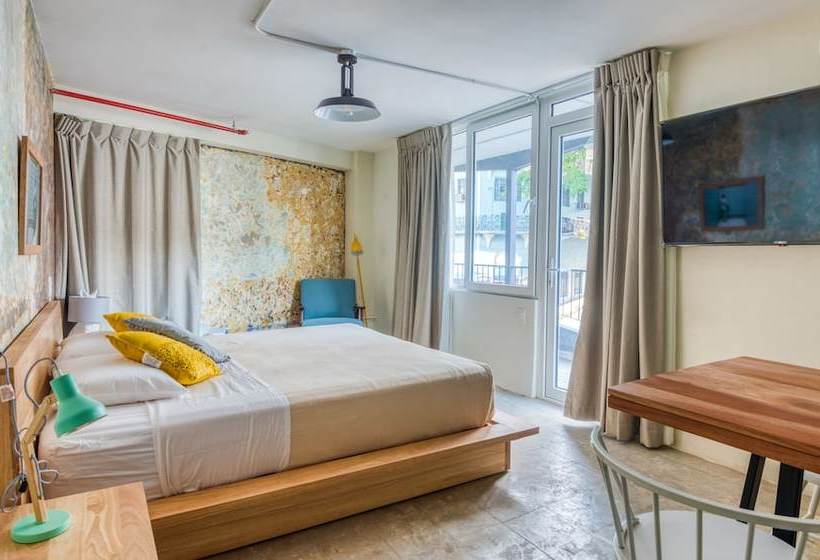 ホテル Selina Woodstock