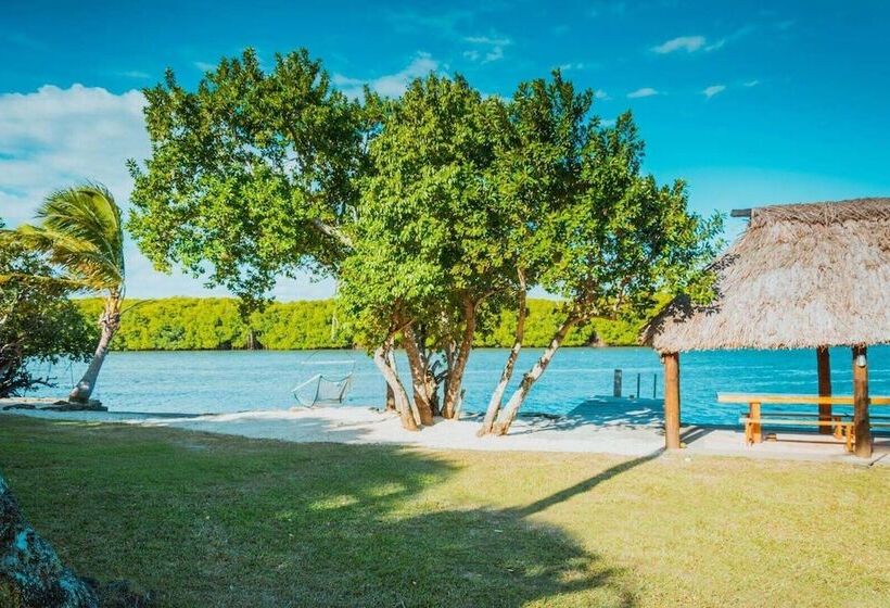 Qoqo Island Resort