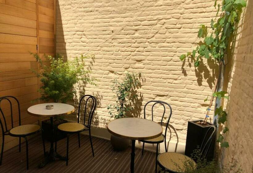 تختخواب و صبحانه Merveilleux