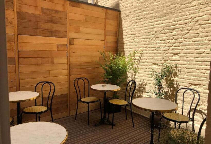 تختخواب و صبحانه Merveilleux