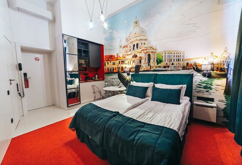 Cities Gallery Apart