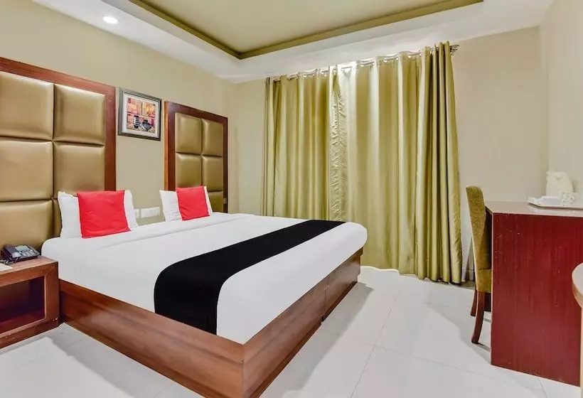 Hotel Capital O 36036 Royal Central