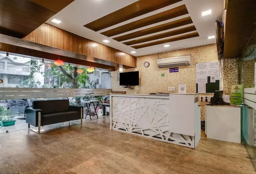 Hotel Capital O 36036 Royal Central