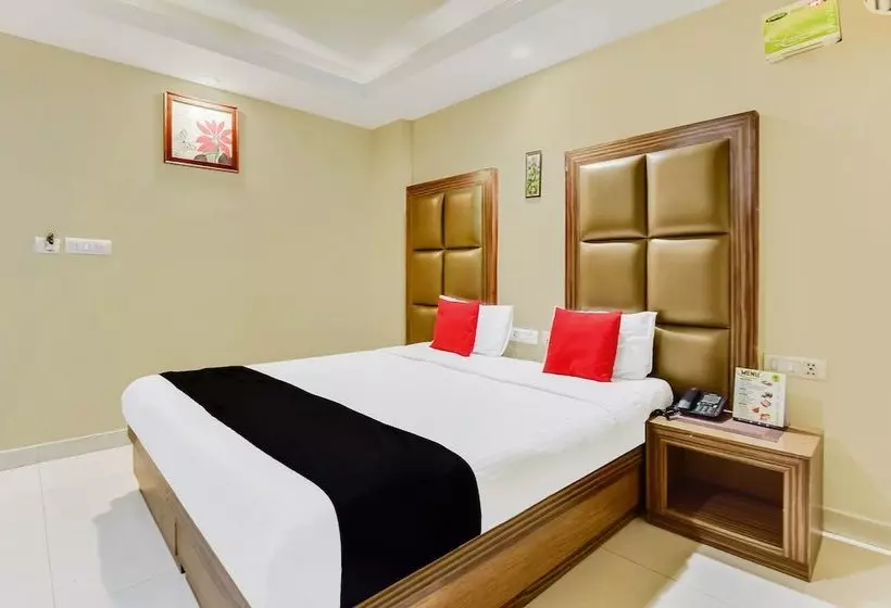 Hotel Capital O 36036 Royal Central