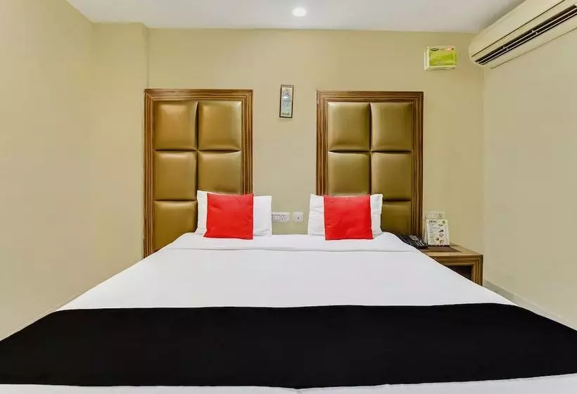 Hotel Capital O 36036 Royal Central