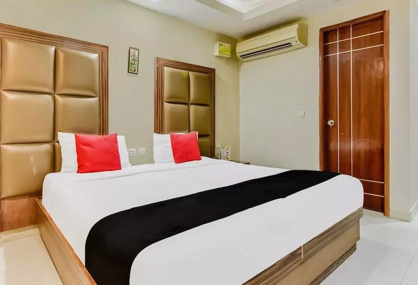 Hotel Capital O 36036 Royal Central