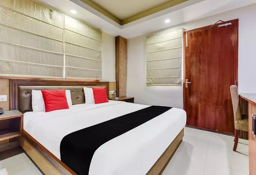 Hotel Capital O 36036 Royal Central