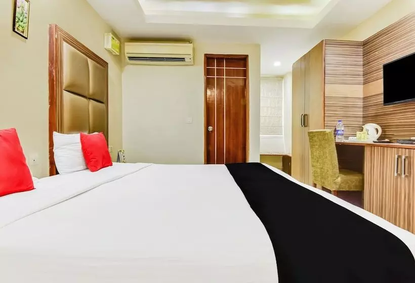 Hotel Capital O 36036 Royal Central