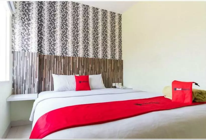 ペンション Reddoorz Plus @ Hertasning Area