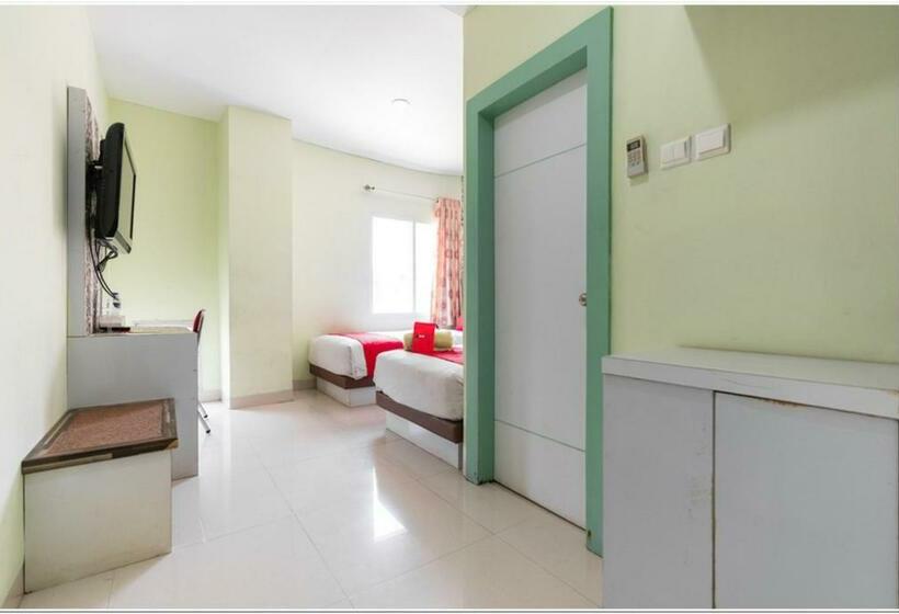 פנסיון Reddoorz Plus @ Hertasning Area