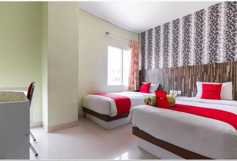 ペンション Reddoorz Plus @ Hertasning Area