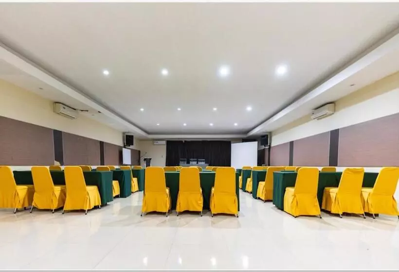 ペンション Reddoorz Plus @ Hertasning Area