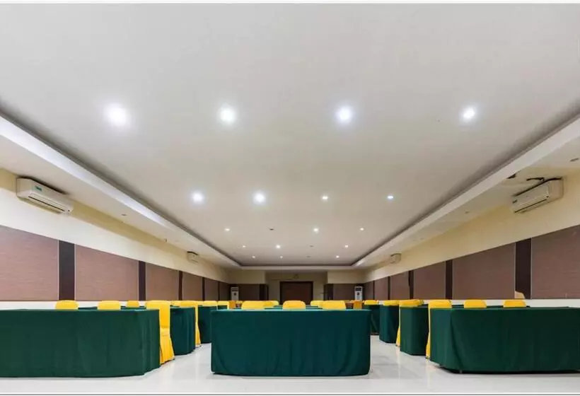 ペンション Reddoorz Plus @ Hertasning Area