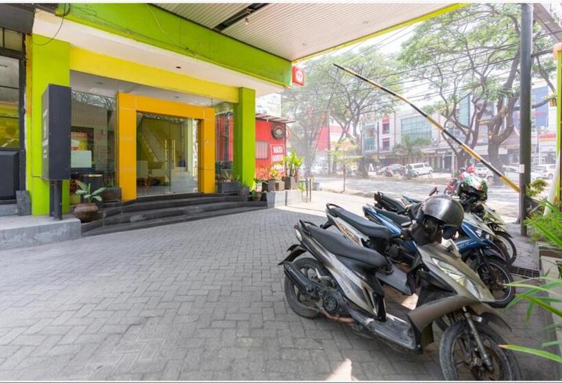 פנסיון Reddoorz Plus @ Hertasning Area