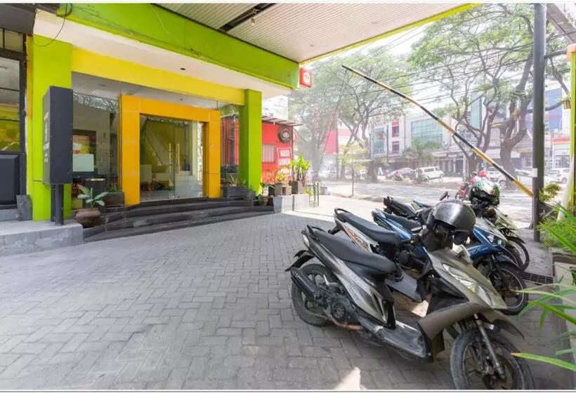 ペンション Reddoorz Plus @ Hertasning Area