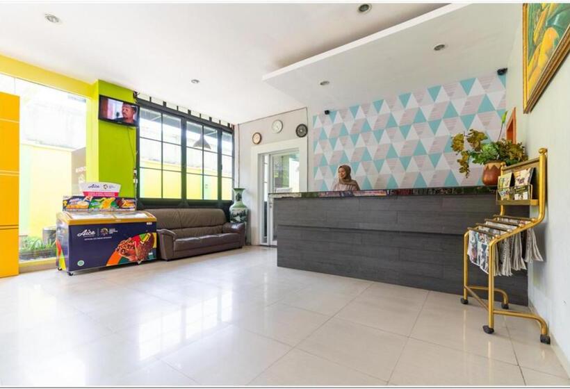 פנסיון Reddoorz Plus @ Hertasning Area