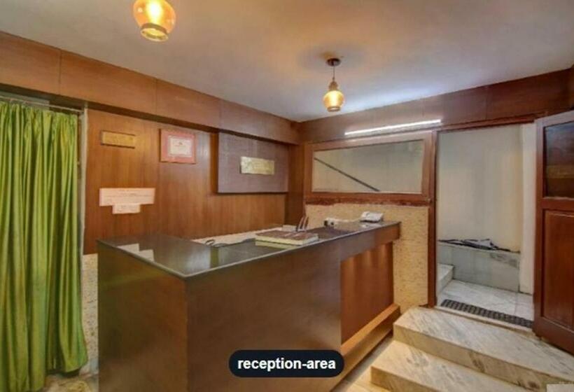 Moon Hotel Mallital, Near Nainital High Court