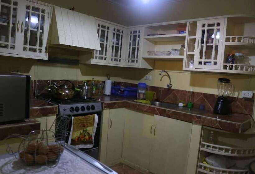 ベッドアンドブレックファースト Hostal Mochileros Tacna