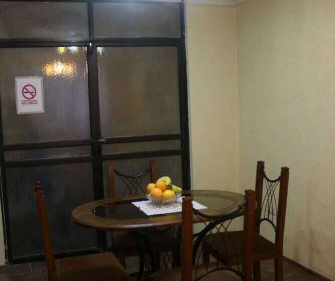 ベッドアンドブレックファースト Hostal Mochileros Tacna