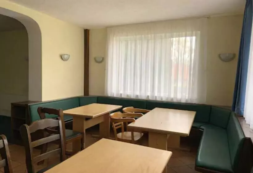 Pension A44