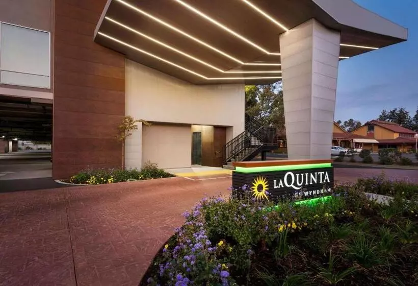Hotelli La Quinta By Wyndham Clovis Ca