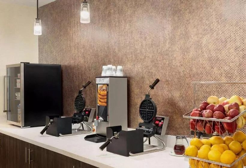 Hotelli La Quinta By Wyndham Clovis Ca