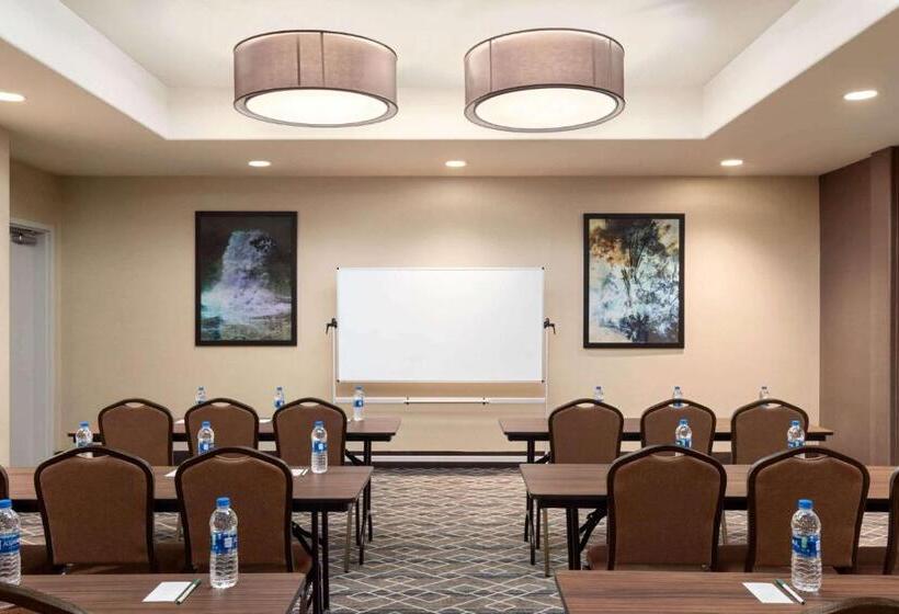 فندق La Quinta By Wyndham Clovis Ca