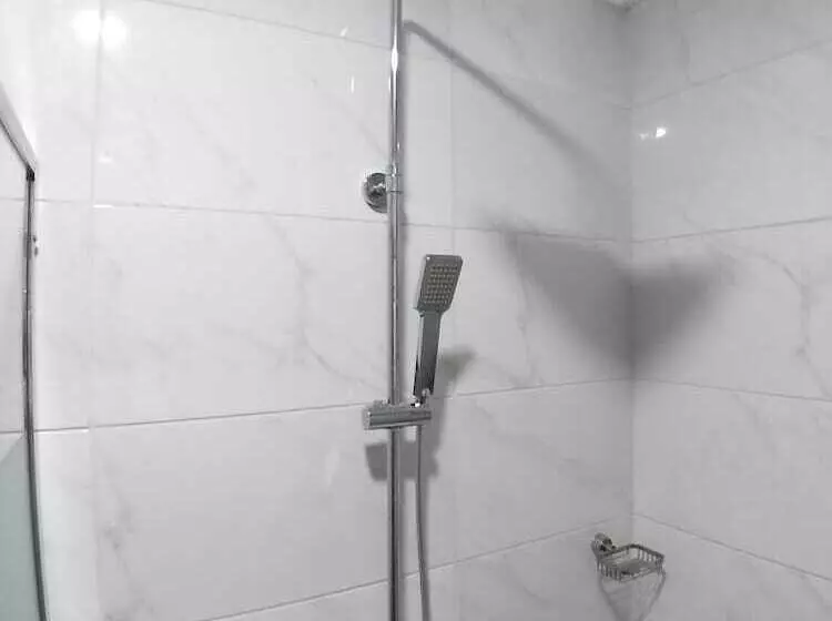 هتل Mitos Luxury Suites