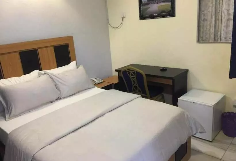 هتل Mitos Luxury Suites