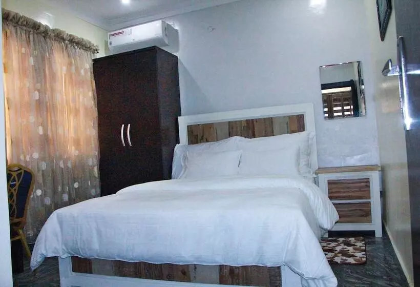 هتل Mitos Luxury Suites