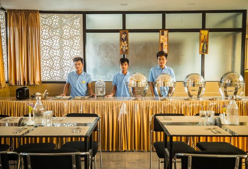 호텔 Oak Field Inn