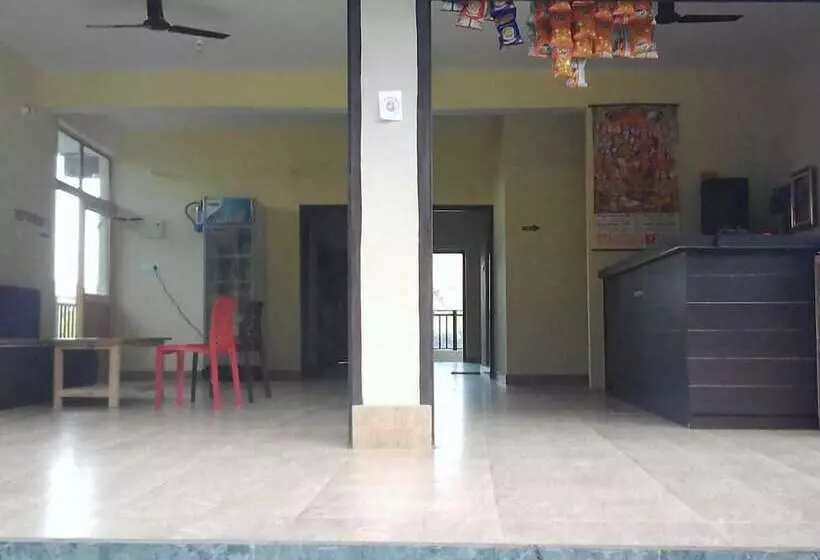 ホテル Trishul Regency