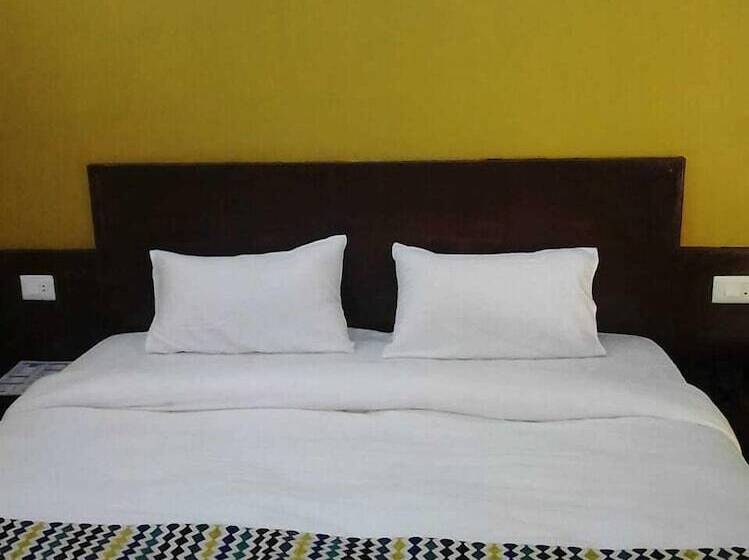 בית מלון כפרי Trishul Regency