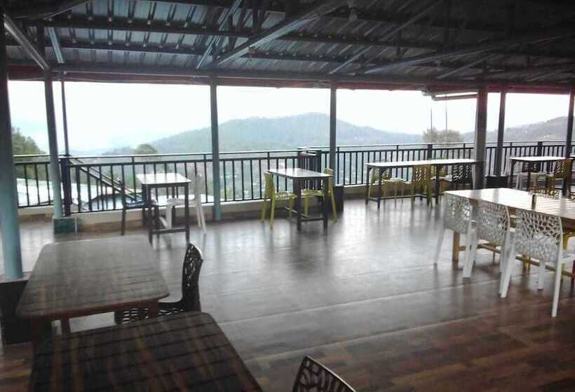 בית מלון כפרי Trishul Regency