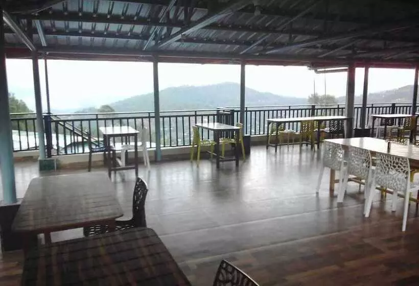 ホテル Trishul Regency