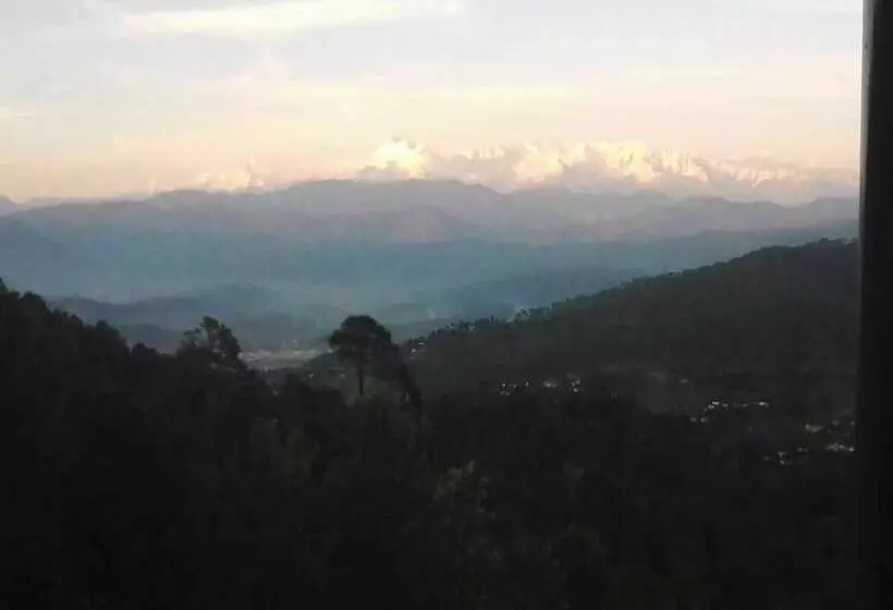 ホテル Trishul Regency