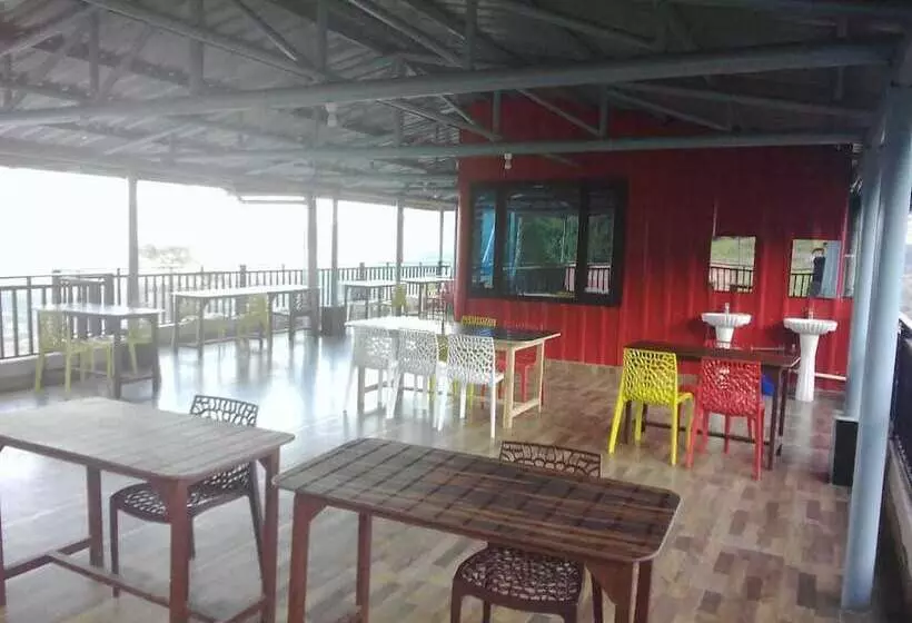 ホテル Trishul Regency