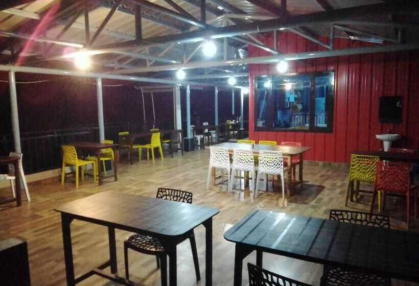 בית מלון כפרי Trishul Regency