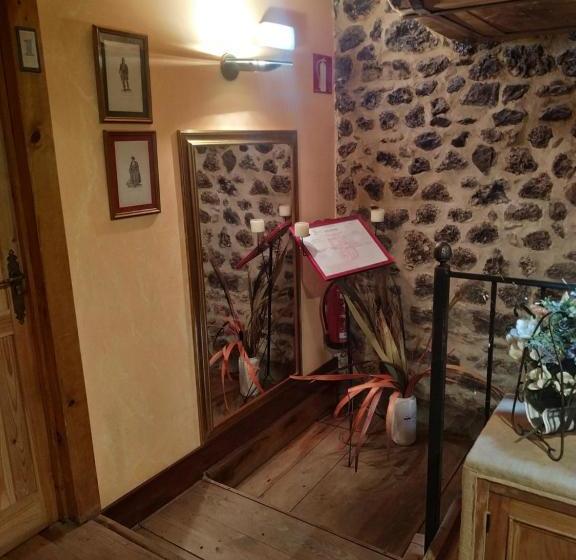 הוסטל Hospedería Foramontanos