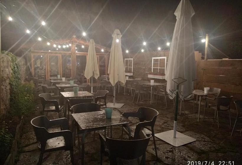 호스텔 Hospedería Foramontanos