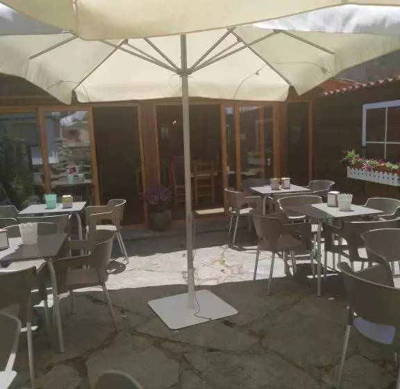 ユースホステル Hospedería Foramontanos