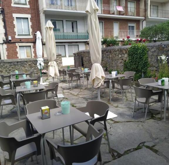 הוסטל Hospedería Foramontanos