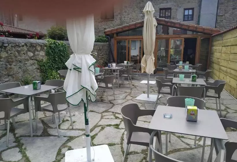 ユースホステル Hospedería Foramontanos