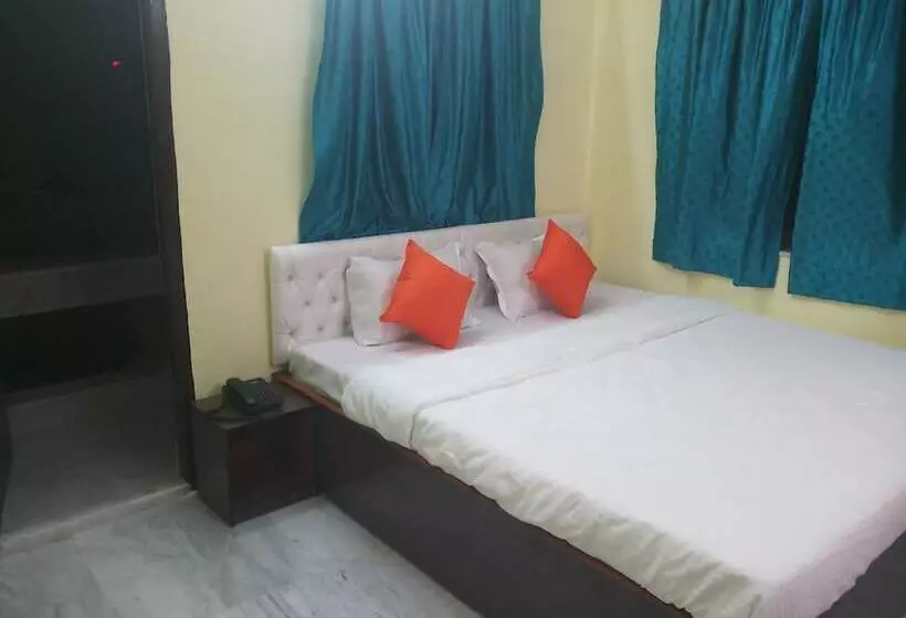 ホテル Om Shanti Guest House, Kolkata