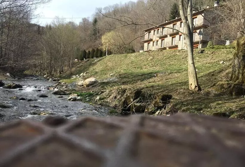 Majatalo Hostal El Quintà