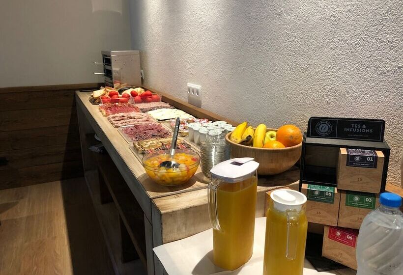 Пансион Hostal El Quintà