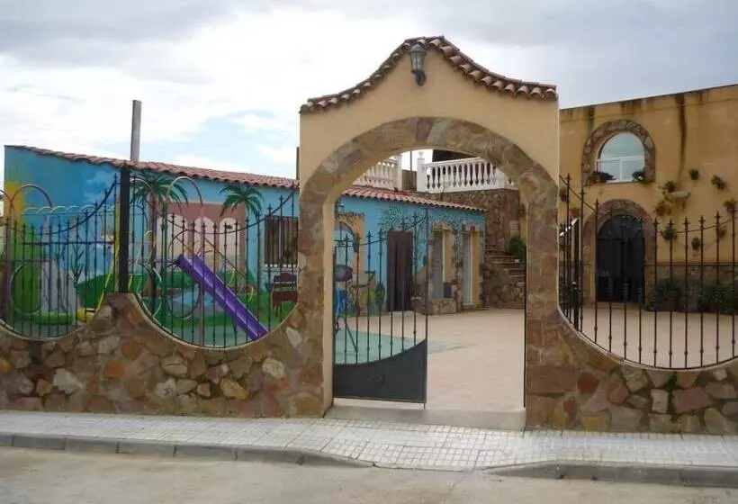 ペンション Hostal Kavanna