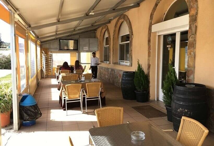 بنسيون Hostal Kavanna